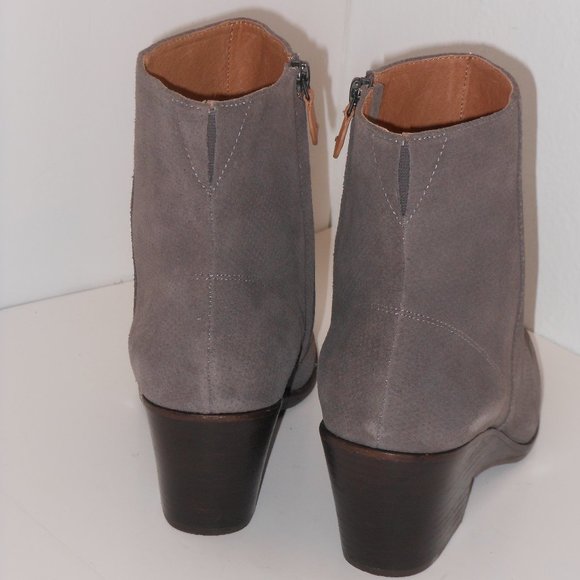 KENNETH COLE GENTLE SOUL GENUINE SUEDE ANKLE BOOTS SIZE 9.5 - Picture 7 of 11